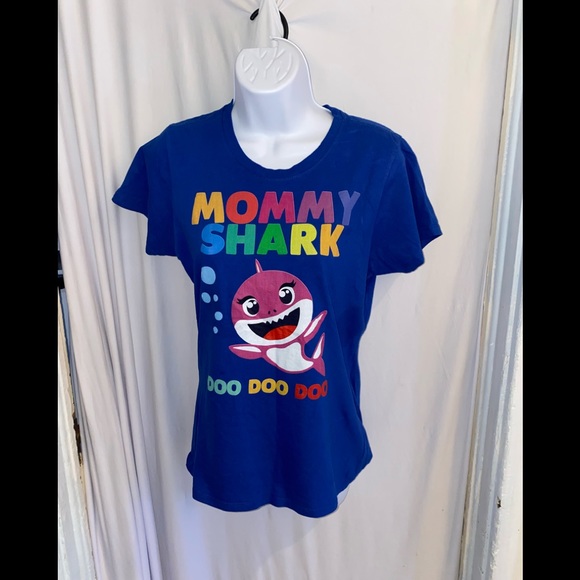 Mommy Shark Tee Shirt Size M - Picture 1 of 6